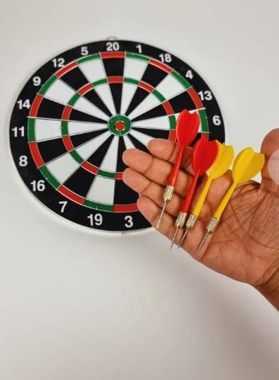 لعبة لوح السهام للأطفال
